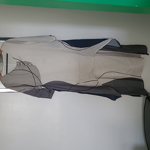 Maxi dress button. - Picture 1 of 4